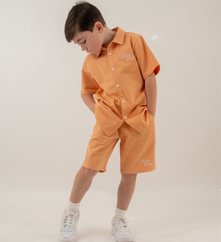 Drawstring top with elastic loop closure and textured interior padding.